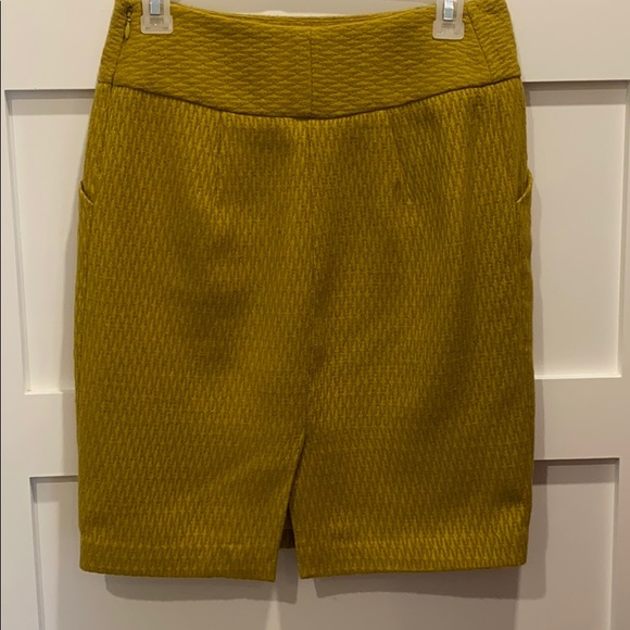 Marigold yellow wool and poly skirt - Picture 2 of 4